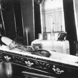 Urna funerária de D. António Barroso.