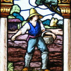 O jovem António José trabalhando na agricultura: «Laboravit in Domino».
Vitral de Ricardo Leone (Lisboa, 1929), na capela-jazigo de Remelhe.