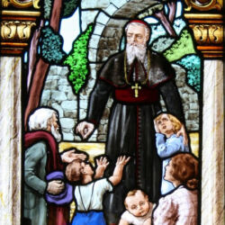 D. António Barroso na sua função episcopal: «Pertransiit benefaciendo».
Vitral de Ricardo Leone (Lisboa, 1929), na capela-jazigo de Remelhe.