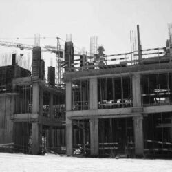 O Centro Social de Remelhe, construído num terreno que, em tempos, pertenceu aos pais de D. António Barroso. O Padre Sebastião Braz, seu secretário e, depois, seu primeiro biógrafo, escreve que durante o exílio em Remelhe, o Bispo, que o povo apelidava de Santo, se esforçava por desenvolver o espírito associativo entre os seus conterrâneos.