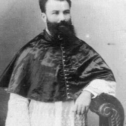 Em 13-5-1884, o Pe. Barroso foi nomeado Cónego da Sé de Luanda. (Embora se trate de uma fotografia oferecida por familiares do Pe. Sebastião Braz, a fisionomia do retratado não parece a de D. António Barroso).