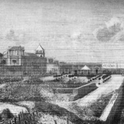 Ilha de Moçambique . Cidade de Moçambique, capital da colónia, à chegada de D. António Barroso. Desenhos do Padre Courtois. Fortaleza de São Sebastião (1888), Largo de São Paulo (1885) e Palácio do governo com a igreja de São Paulo (1888).